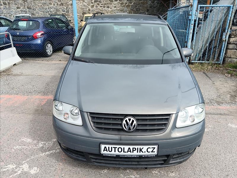 Volkswagen Touran 1,9 TDi Conceptline - fotka 1 z 17