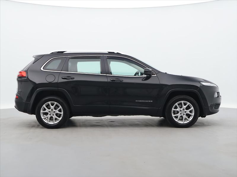 Jeep Cherokee 2,0 CRDI 125kW Aut. 4x4 - fotka 8 z 31