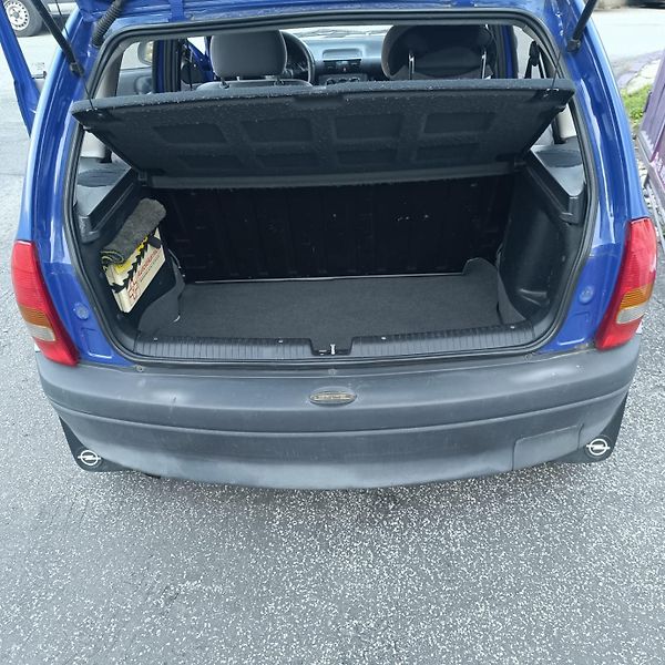 Opel Corsa 1.0-12V/40kW - fotka 6 z 20