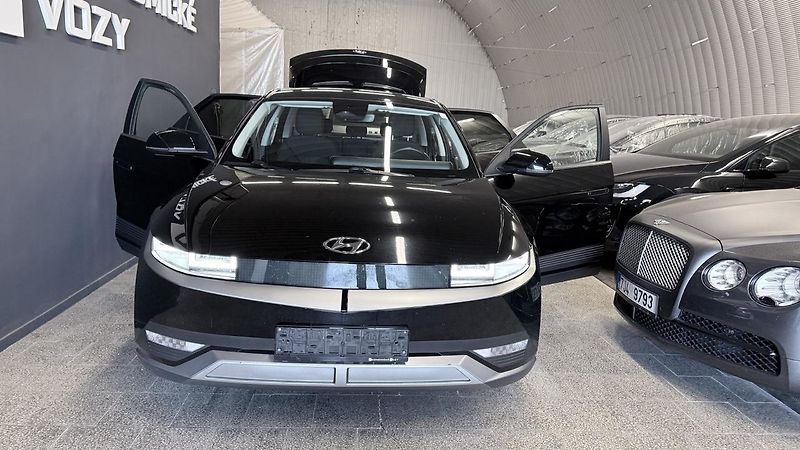 Hyundai Ioniq 5 (2021) Style 73kWh,REZERVOVÁNO - fotka 7 z 45