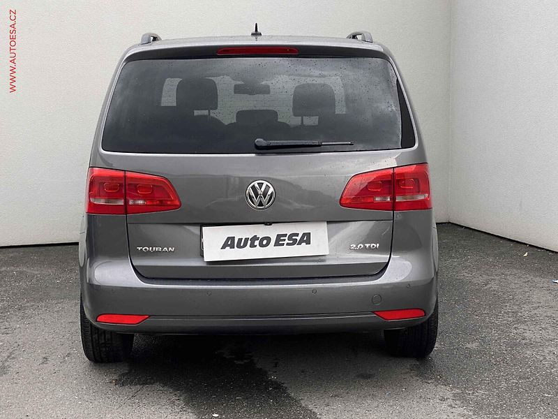 Volkswagen Touran (2015) 2.0 TDi, 1.maj,ČR, LED - fotka 5 z 17