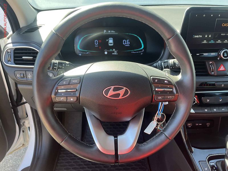 Hyundai i30 (2025) 1.5 T-GDi, ČR, STK6/28 - fotka 15 z 16