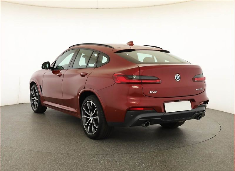 BMW X4 (2019) M Paket X xDrive25d - fotka 4 z 19