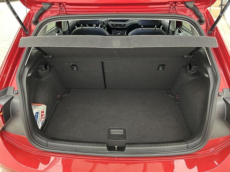 Volkswagen Polo 1.0 TSI Style - fotka 26 z 27