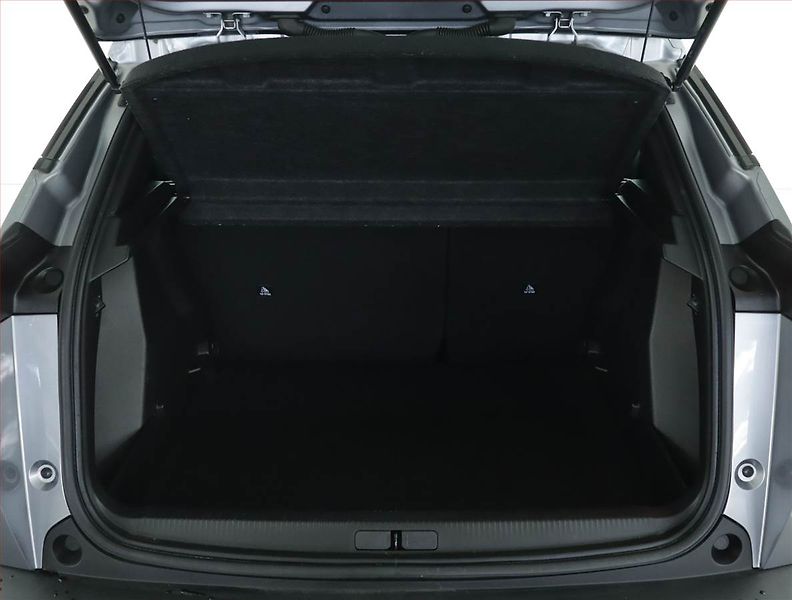 Peugeot 2008 (2023) Active Pack 50 kWh, SoH 98% - fotka 14 z 18