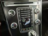 Volvo XC60 (2017) R-Design D4, 4X4, Automat - náhled 16