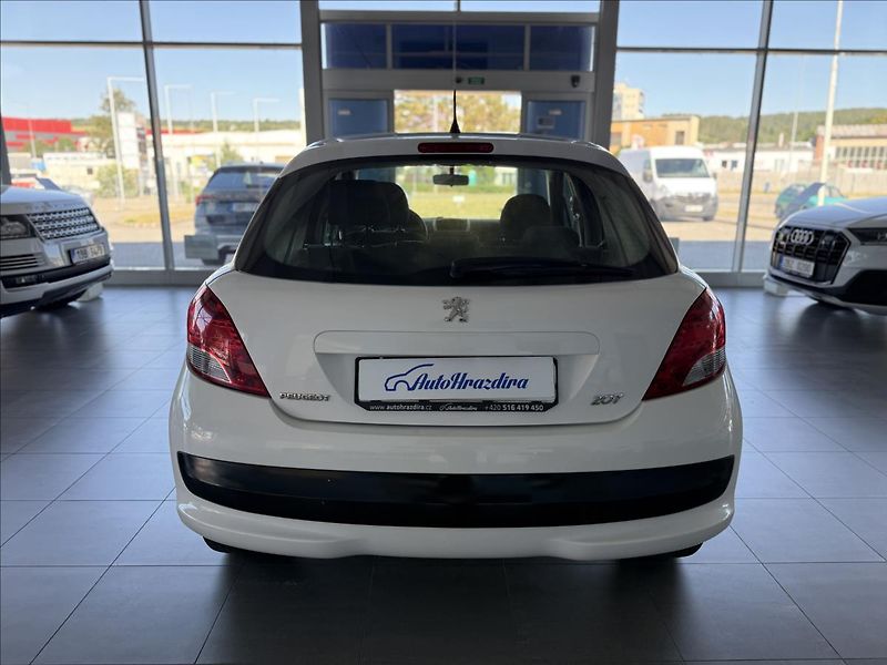 Peugeot 207 1,4   54 kW,HUSKY,SERVISKA - fotka 5 z 20