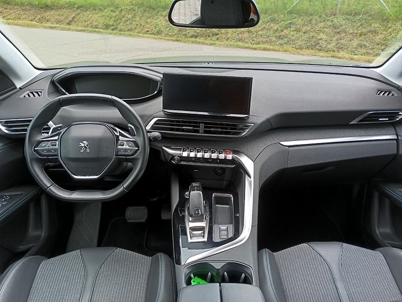Peugeot 5008 (2021) ALLURE PACK PureTech 130 EAT8 - fotka 11 z 24