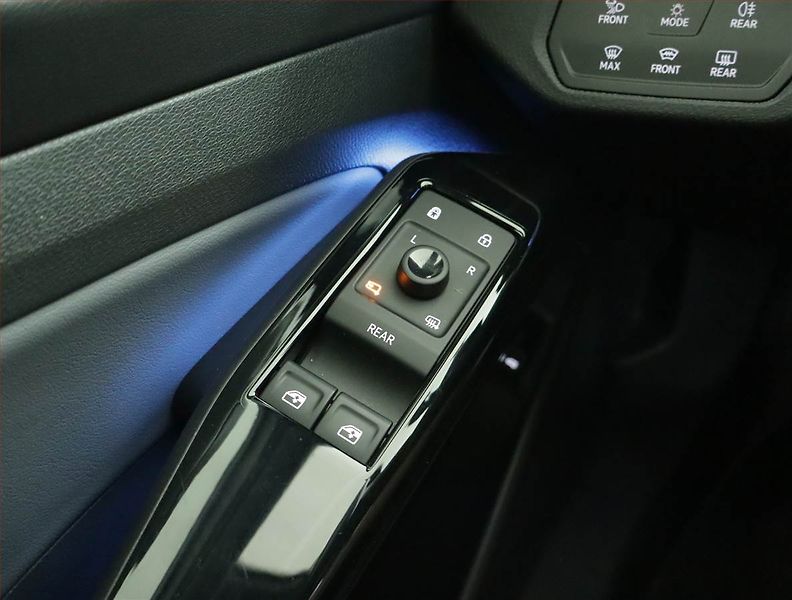 Volkswagen ID.5 (2022) Pro Perf. (82 kWh), SoH 94% - fotka 16 z 19