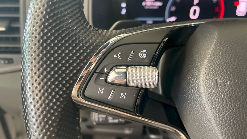 Škoda Karoq (2022) Sportline 2.0TSI 140kW DSG 4x4 - fotka 26 z 35