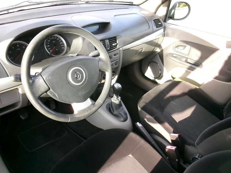 Renault Thalia (2010) 1.2i 55kW - fotka 9 z 11