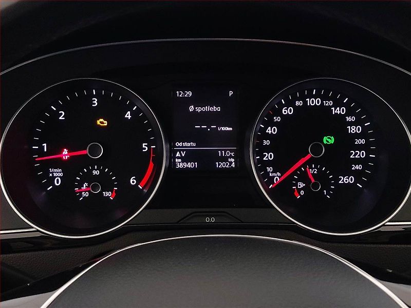 Volkswagen Passat (2015) 2.0 TDI, Automat, Serv.kniha - fotka 11 z 19