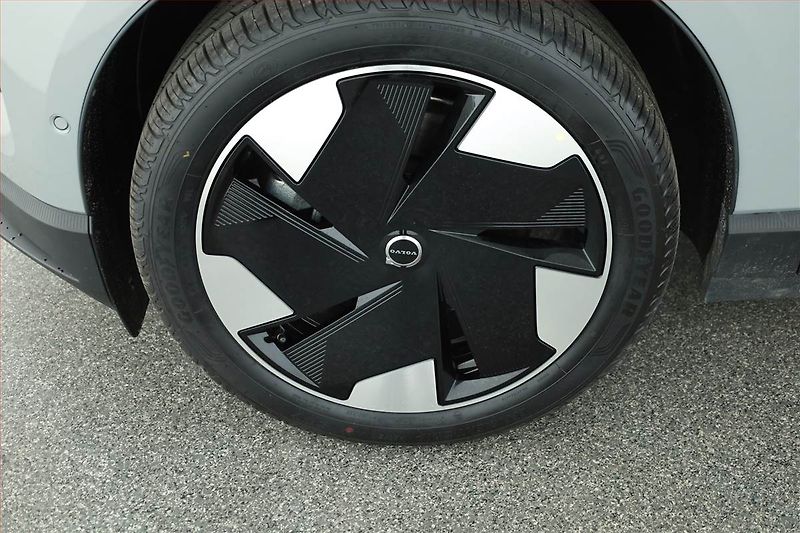 Volvo EX30 (2024) 69kWh Single Motor, SoH 97% - fotka 19 z 19