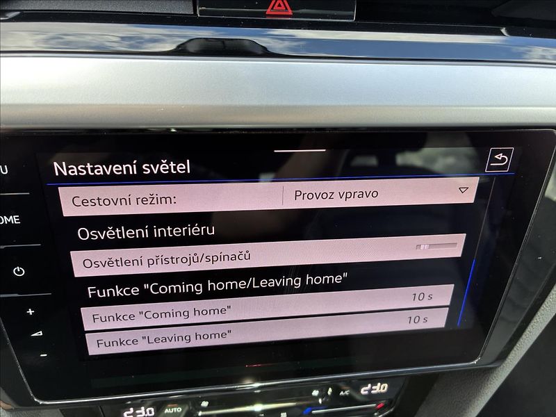 Volkswagen Arteon Shooting Brake 2,0 TDI PANORAMA WEBASTO TAŽNÉ - fotka 31 z 36