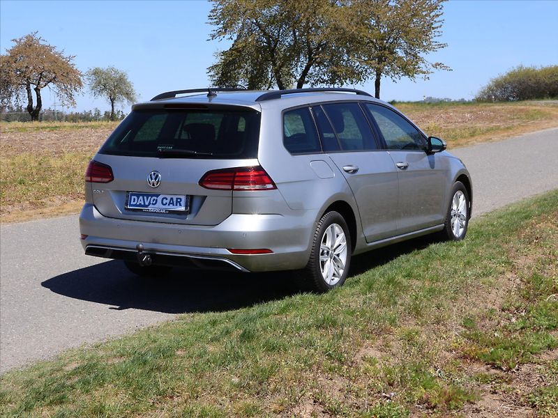 Volkswagen Golf 1,6 TDI LED DPH 1.Maj. Tažné - fotka 6 z 25