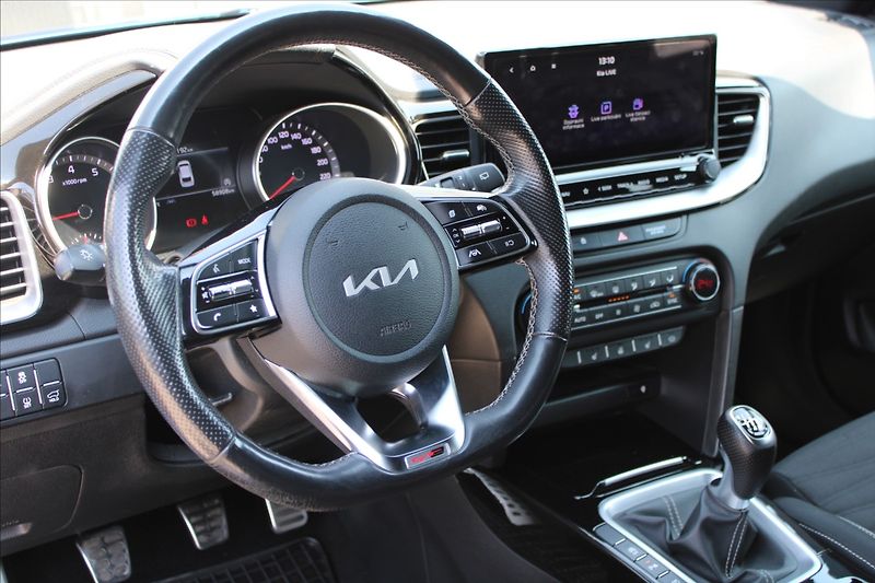 Kia ProCeed 1,5 T-GDI  1MAJ,DPH,GTLINE,JBL - fotka 29 z 41