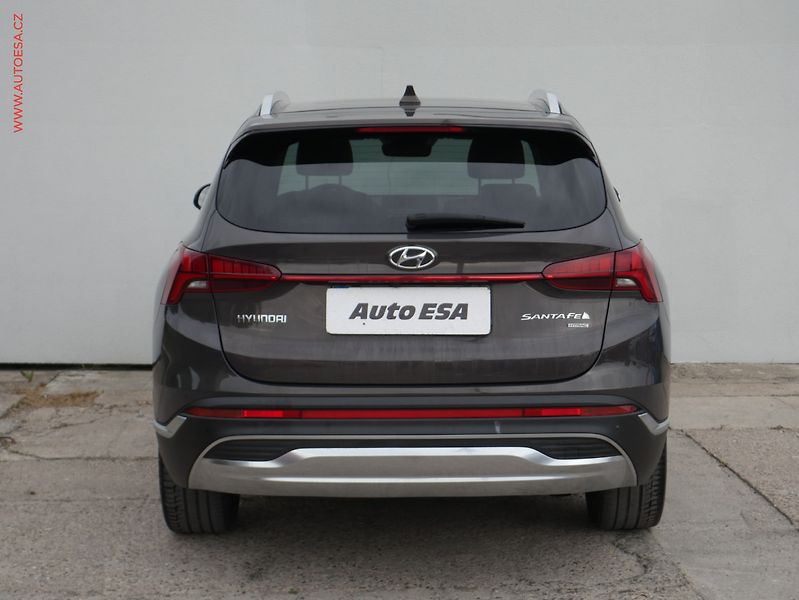 Hyundai Santa Fe (2021) 2.2 CRDi 4x4, 1.maj,ČR, AT - fotka 5 z 20