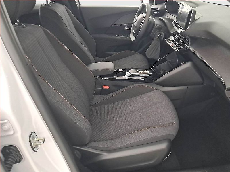 Peugeot 2008 (2026) 54 kWh, SoH 99% - fotka 9 z 20