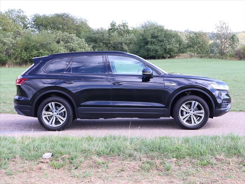 Volkswagen Touareg 3,0 TDI 170kW DSG 4M LED CZ - fotka 8 z 32
