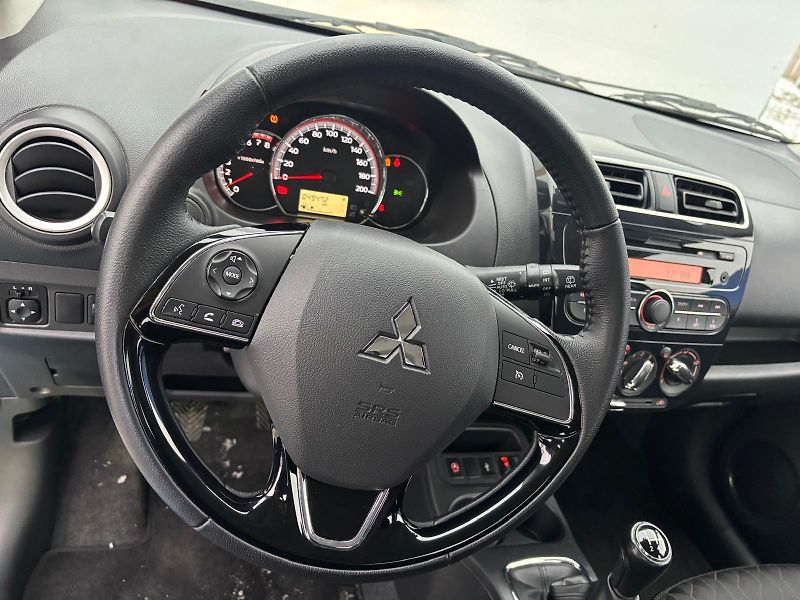 Mitsubishi Space Star 1.2 MIVEC 59kW - fotka 14 z 25