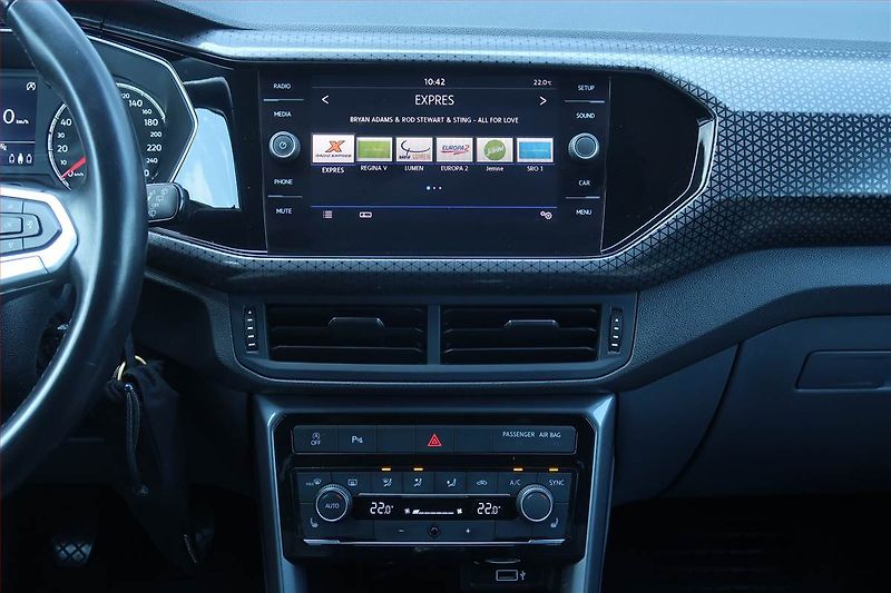 Volkswagen T-Cross (2019) 1.0 TSI, Kůže, Tempomat - fotka 12 z 19