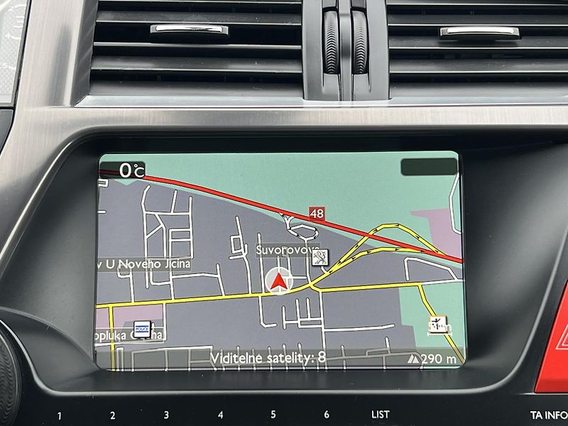 Citroën DS5 2.0HDi AUTOMAT NAVI KAMERA - fotka 24 z 43
