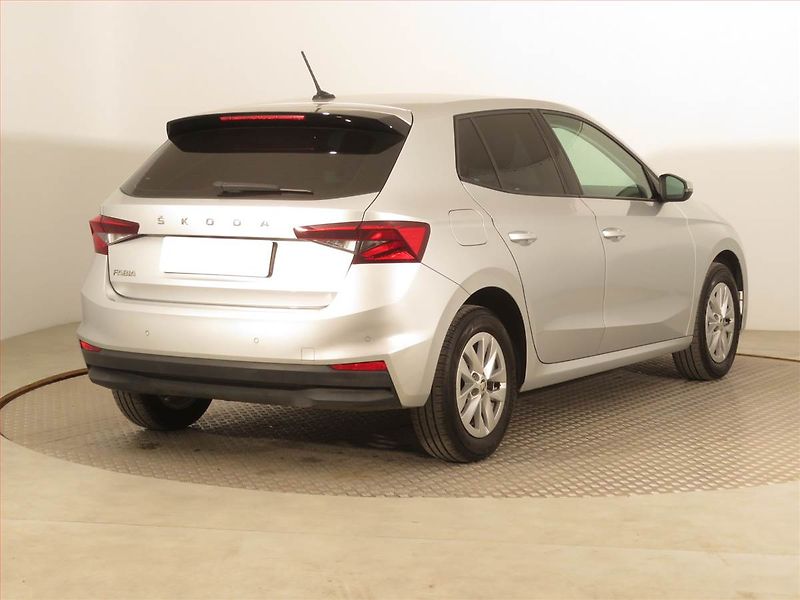 Škoda Fabia (2022) 1.0 TSI, Serv.kniha, Tempomat - fotka 5 z 15