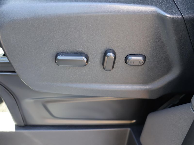 Ford Tourneo Custom 2,0 TDCI 136kW Active 1Maj DPH - fotka 22 z 29