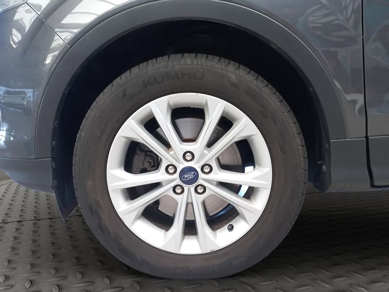 Ford Kuga (2019) Titanium 2,0 TDCi 4x4 1.maj ČR - fotka 11 z 14