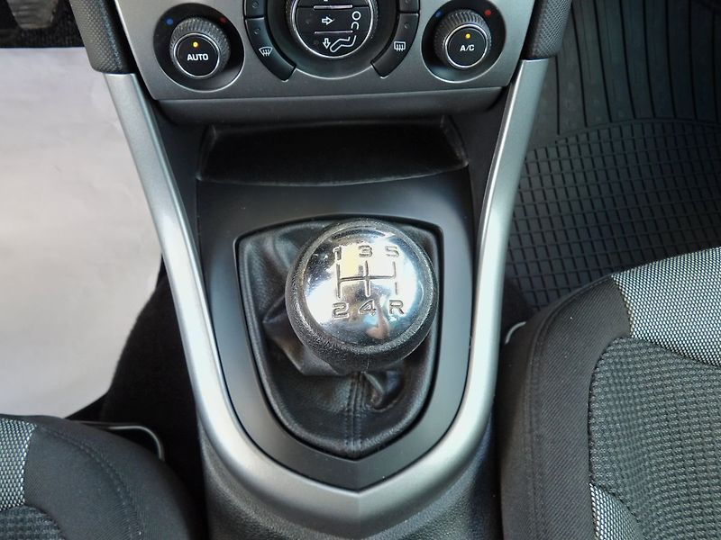 Peugeot 308 SW 1.6VTi 88kW AutoAC Serviska - fotka 10 z 33