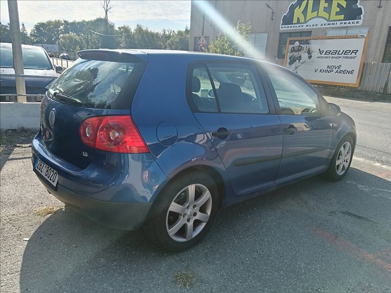 Volkswagen Golf 2,0 TDi - fotka 10 z 18