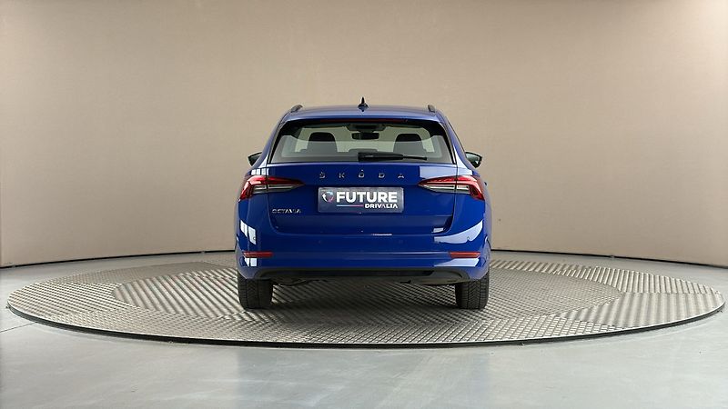 Škoda Octavia 2.0 TDI Ambition Combi - fotka 5 z 27