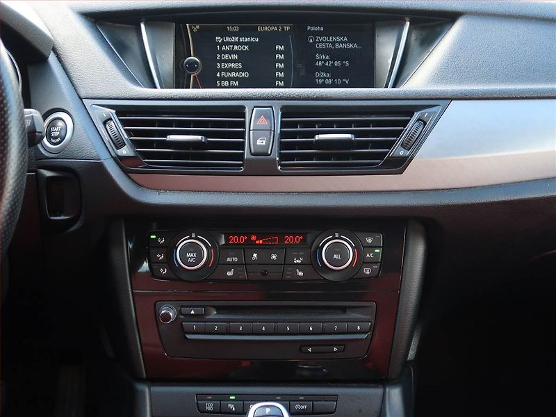 BMW X1 (2013) xDrive28i, 4X4, Automat - fotka 12 z 20