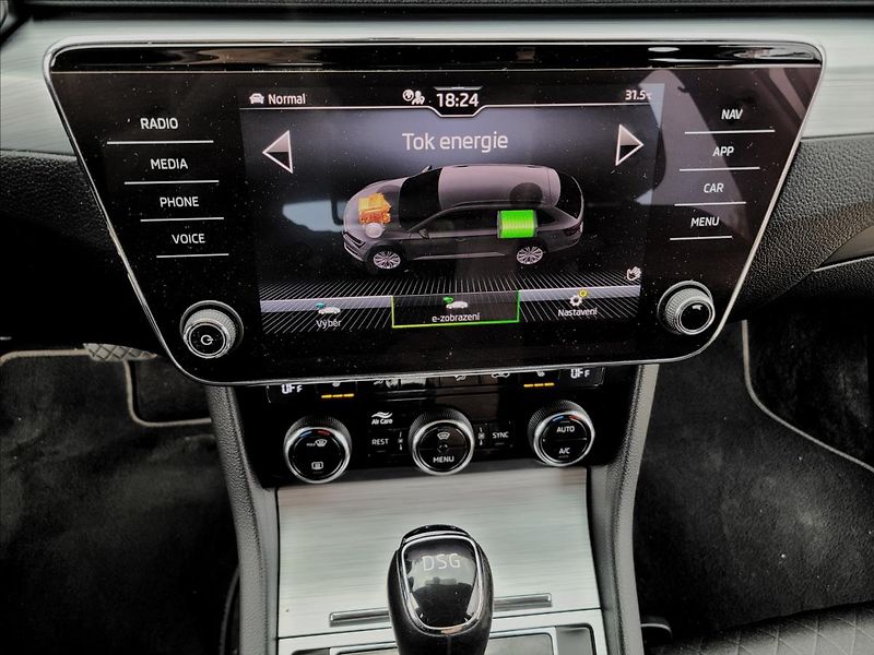 Škoda Superb 1,4 Rezervace!TSI,PHEV,DSG,LED - fotka 29 z 50