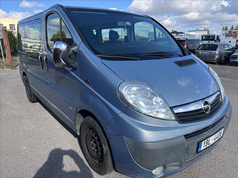 Opel Vivaro 2,5 CDTi 9.MÍST ROZVODY TAŽNÉ - fotka 3 z 37