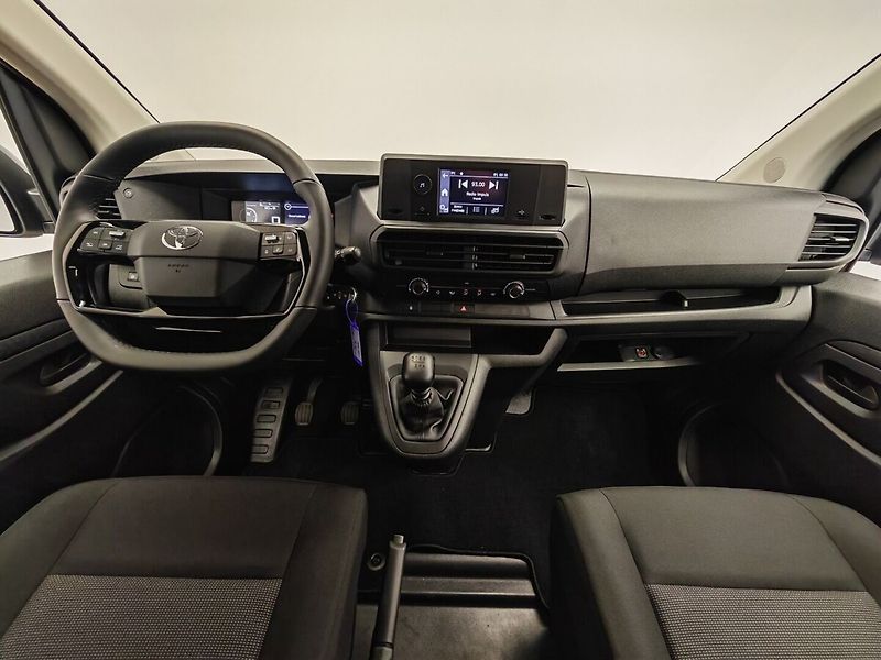 Toyota ProAce Verso 2,0D L2 6MT Combi 8S - fotka 9 z 32