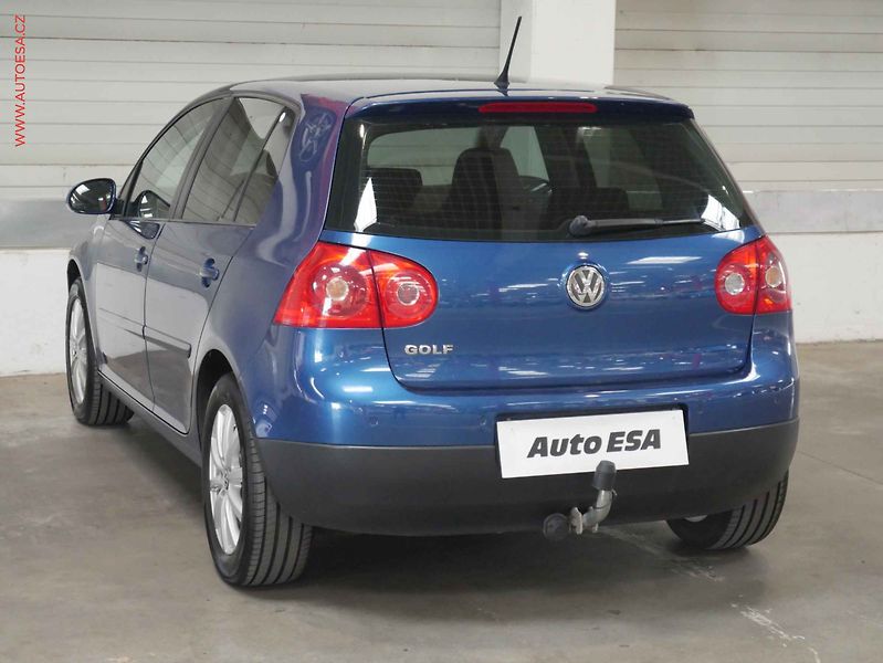 Volkswagen Golf (2007) 1.4i, autoAC - fotka 4 z 17