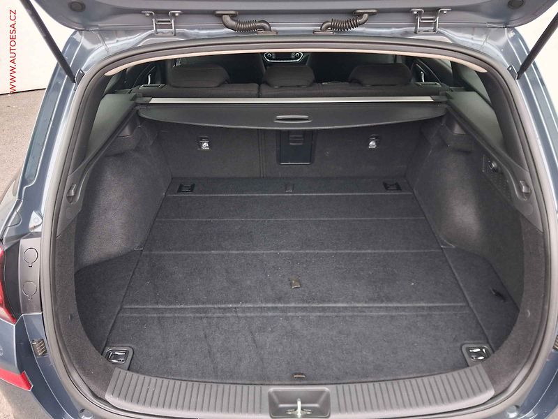 Hyundai i30 (2022) 1.5T, ČR, LED, autoAC - fotka 7 z 19