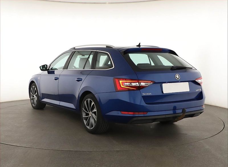 Škoda Superb (2017) 2.0 TDI, Automat, Kůže, Navi - fotka 4 z 21