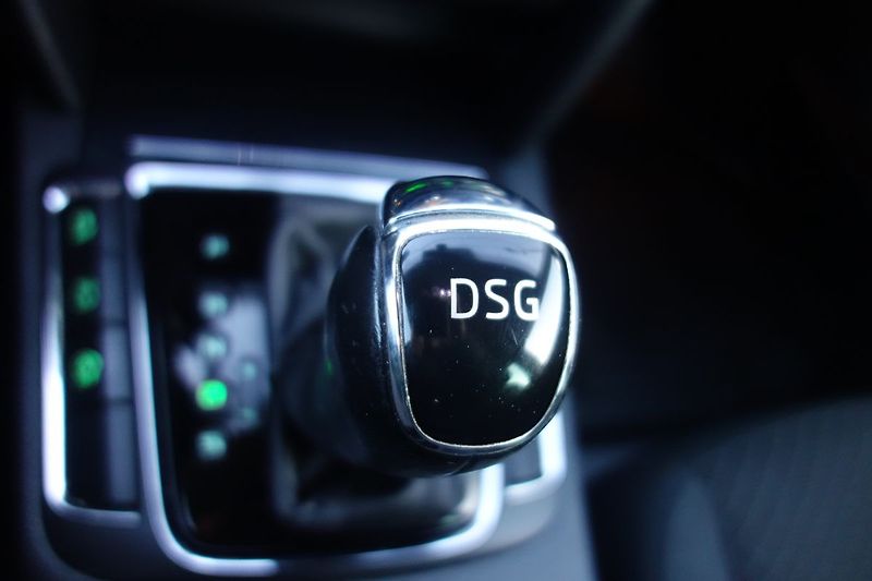 Škoda Superb 2,0TDi 125kW DSG! 2 x ALU kola - fotka 20 z 31