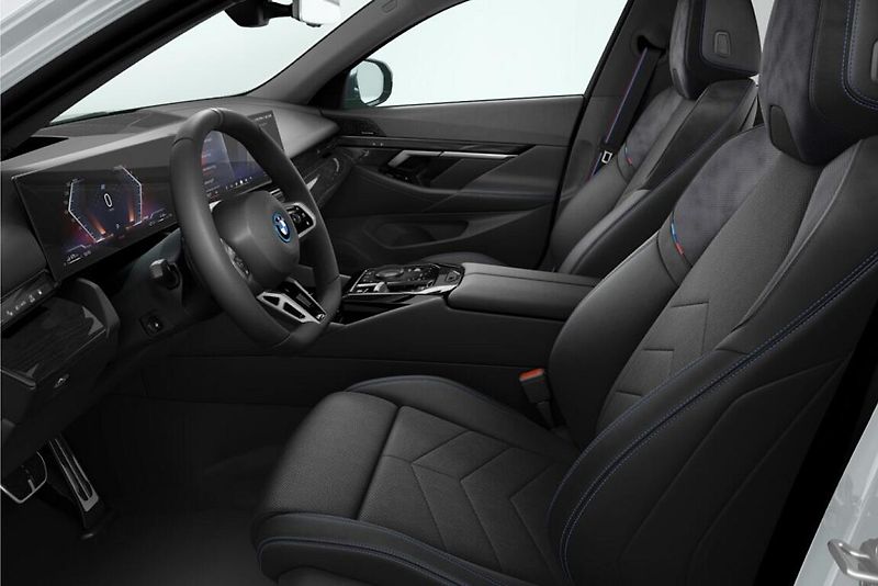 BMW Řada 5 550e xDrive Touring - fotka 4 z 4
