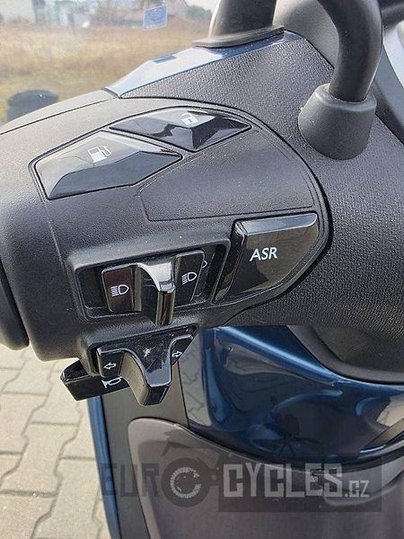 Piaggio Beverly 400 (2022) - fotka 16 z 17