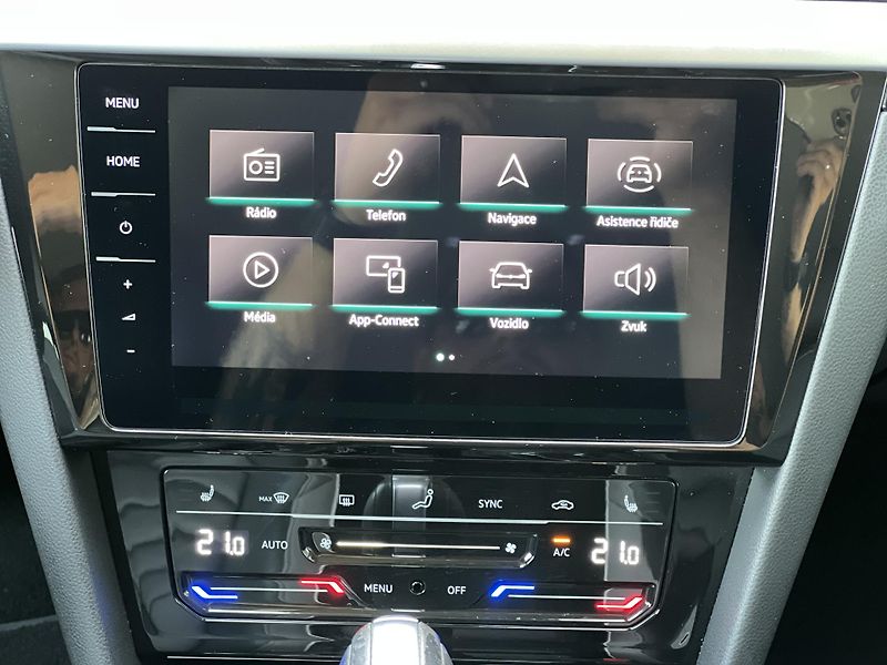 Volkswagen Arteon 2.0TDi 147kW 4x4 1.MAJ DPH - fotka 23 z 49