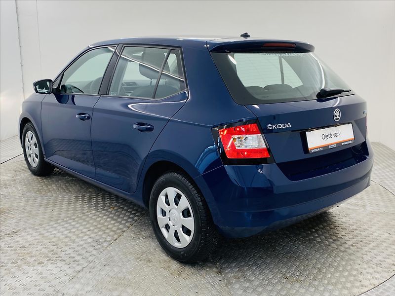 Škoda Fabia 1,2 TSI 66kW Active Plus - fotka 17 z 20