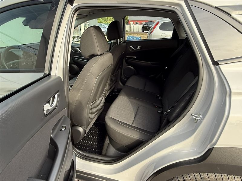 Hyundai Kona 1,6 T-GDI 145kW Smart DTC - fotka 19 z 23