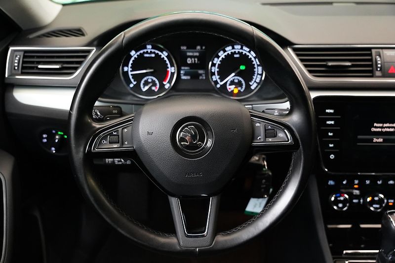 Škoda Superb - fotka 18 z 28