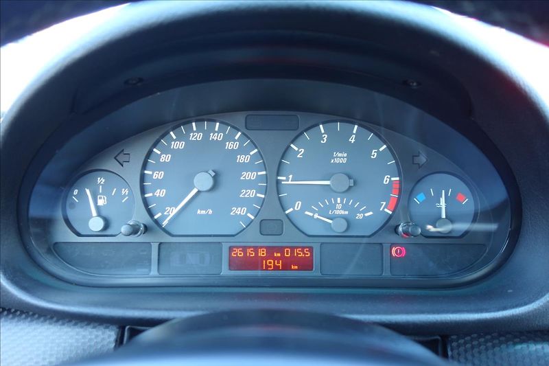 BMW Řada 3 318 Ci, SERVISNÍ KNIHA. - fotka 27 z 35