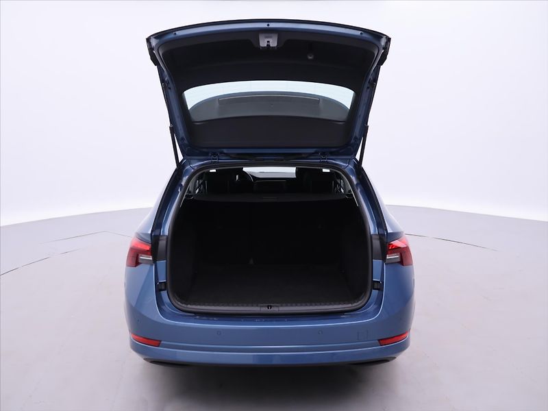 Škoda Octavia 2,0 TDI 1.Maj. CZ DPH LED - fotka 9 z 33