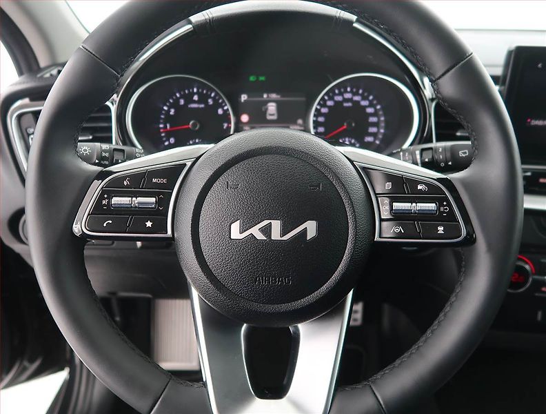 Kia XCeed (2025) 1.5 T-GDI - fotka 18 z 21