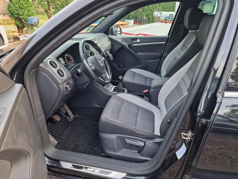 Volkswagen Tiguan 2,0TDI 4x4 LIFE NAVI TZ - fotka 7 z 19